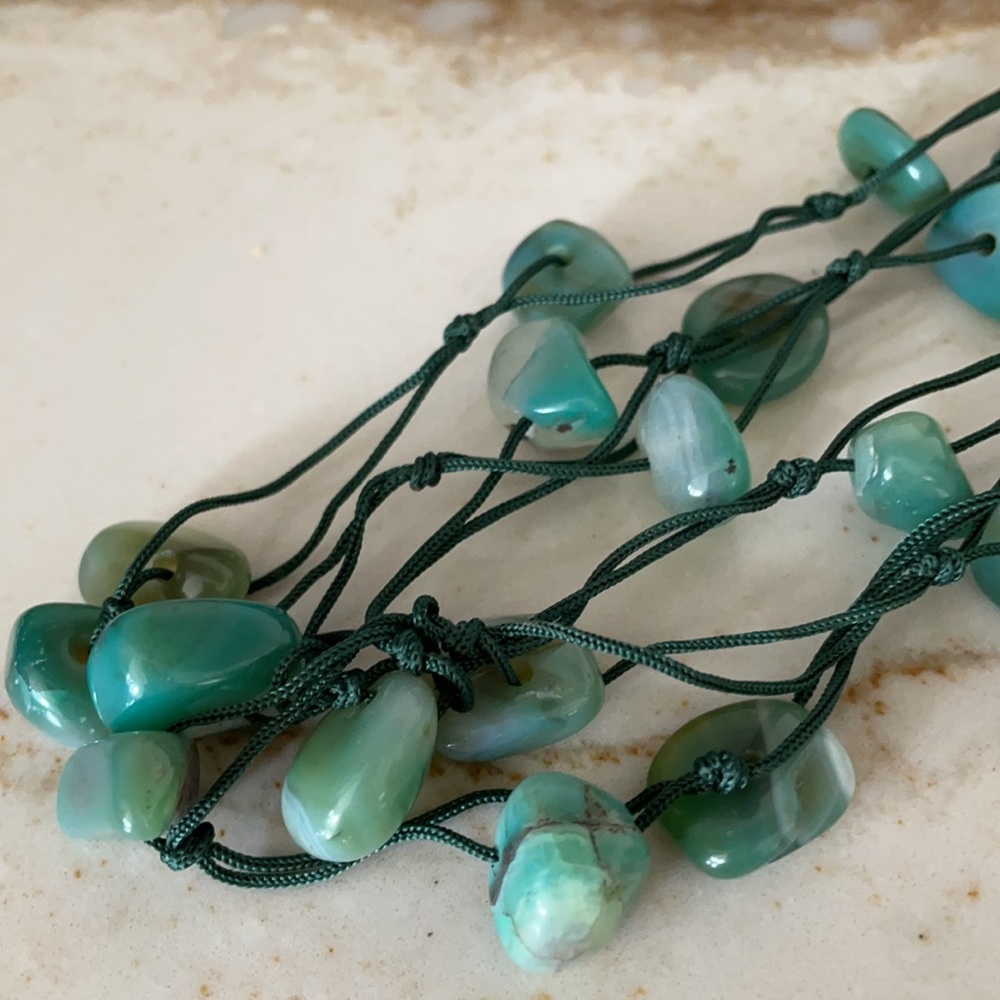 Vintage Green Agate Stone Necklace on Silk - Picture 2 of 6